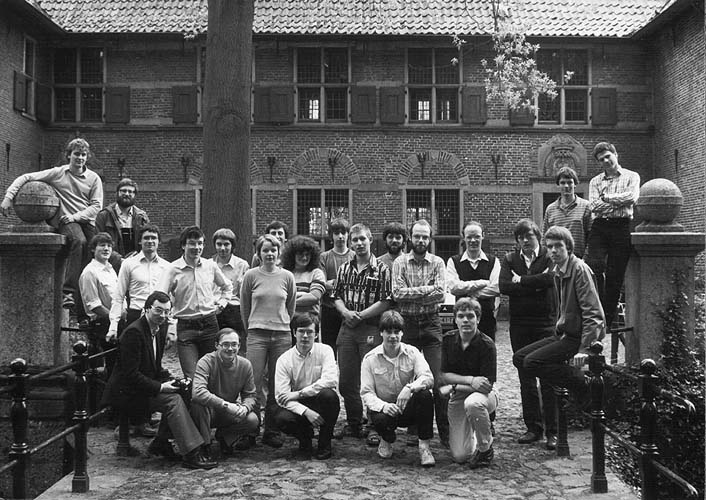 The group photo at Brecklenkamp, from l.to r.Quirijn de Jong van Lier (WvS), Roland Egger, Hans Georg Schmidt,Immo Holvan, Paul Roggemans, ??, Dagmar Schneider, Ludwig Weidinger, ??, Arjan Grinwis, Jerome de Jong van Lier, Klaas Jobse, Carl Johannink, Casper ter Kuile, Andre Kluitenberg, Koen Miskotte, Quirijn de Jong van Lier, Hans Oude Breuil. Seated in front from l.to r.Christian Steyaert, Marc Gijssens, Luc Gobin, Ralf Mulder, Robert Haas.