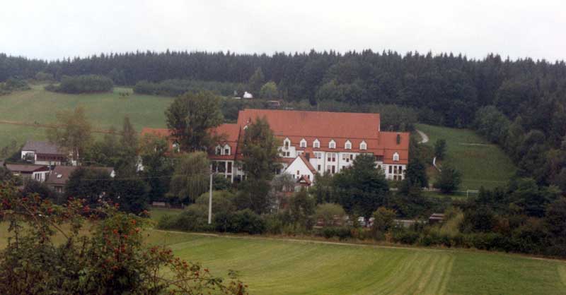 The new built Bruder Klaus heim, here photographed some years later, served as host for the 1985 edition (credit Casper ter Kuile).
