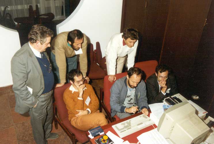 PC room with György Horváth, Zoltán Hevesi, André Knöfel (seated), Gábor Süle (seated), László Csabai and István Tepliczky (seated) (credit Casper ter Kuile).