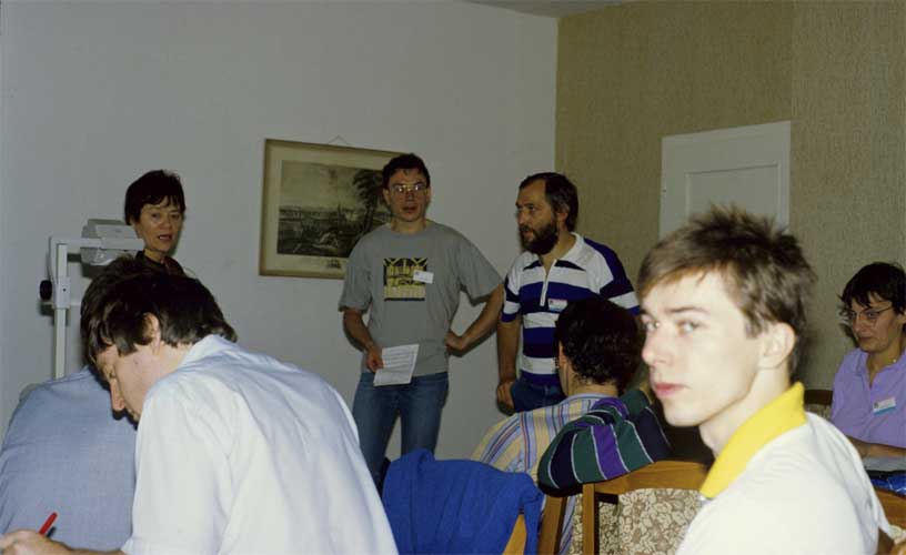 Alexandra Terentjeva at the overhead, Malcolm Currie (in front), Paul Roggemans, Jürgen Rendtel, André Knöfel (back), Rainer Arlt (hidden), Petr Pravec (front) and Ina Rendtel (credit Axel Haas).