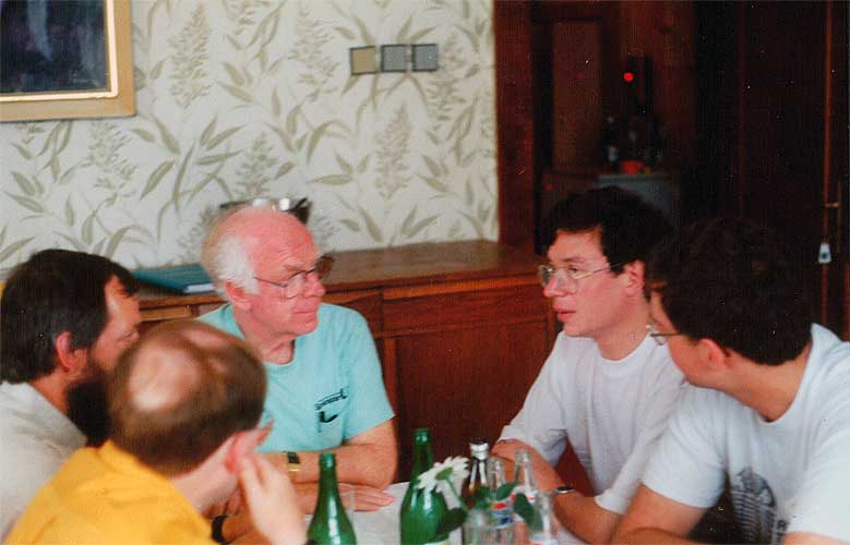 Informal chat from l.to r. Jürgen Rendtel, Marc Gyssens, Colin Keay, Paul Roggemans and Peter Brown (credit unknown photographer).