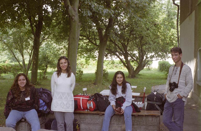 Departure: Lilia Porozhanova, Eva Bujorova, Dragana Okolić and Cis Verbeeck (credit Gisela De Smedt).