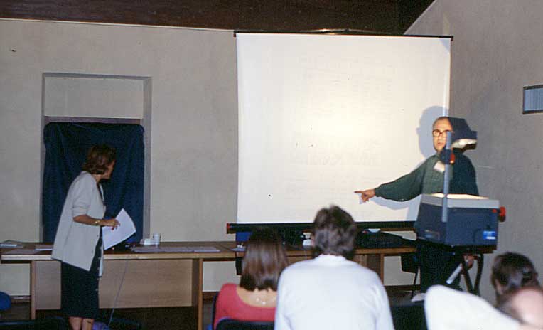 Micaela Panella at left and Roberto Gorelli at right presenting 'The case of Comet Lowe 1913 I' (credit Roberto Gorelli).