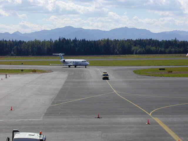 A plane with the Belgian group arived at Brnik airport (credit Javor Kac).