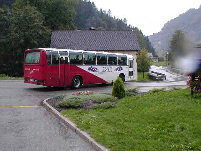 The bus leaving hotel Cerkno (credit Javor Kac).