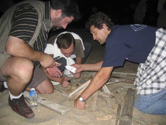 United effort to get the campfire on the beach with Frans Lowiessen, Sergey Dubrowski and Valentin Velkov (credit Casper ter Kuile).