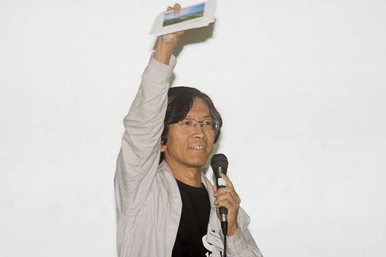 Masa-yuki Yamamoto presenting 'Development of HRO-IF at KUT' (credit Rainer Arlt).