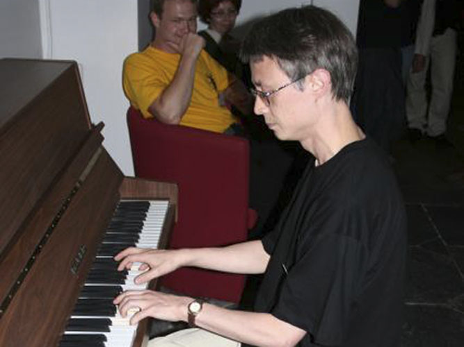 David Asher at the piano (credit Jérémie Vaubaillon).