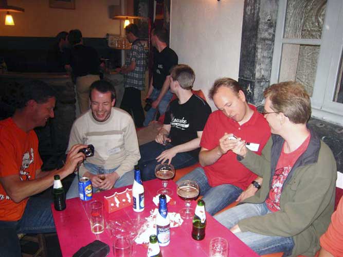 The first evening in the bar: from l.to r. Jos Nijland, Javor Kac, Geert Barentsen, Joost Hartman and Roy Keeris (credit Casper ter Kuile).