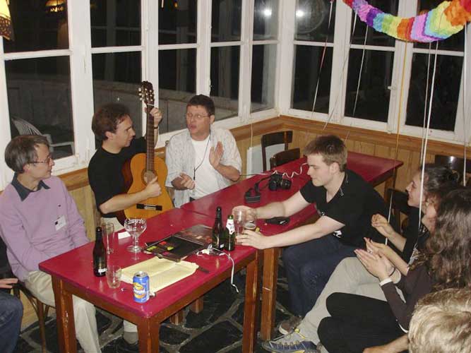 Late in the night, David Asher, Jérémie Vaubaillon (guitar), Detlef Koschny (the blues), Geert Barentsen (playing 'pints') and the Bulgarian chorus (credit Jos Nijland).