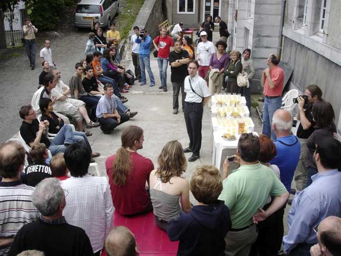 During the aperitif, the manager of the hostel gave a warm welcome and invited to the aperitif (credit Jos Nijland).