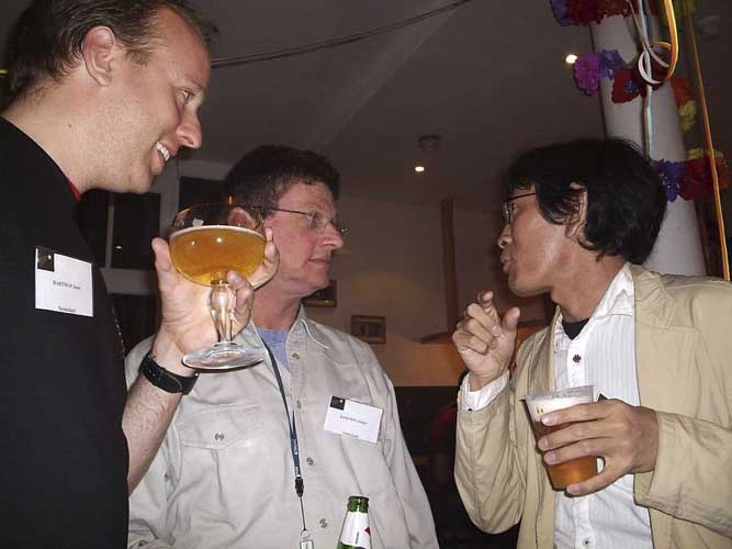 Friday evening in the bar: Joost Hartman, Detlef Koschny and Masa-yuki Yamamoto (credit Adriana Nicolae).