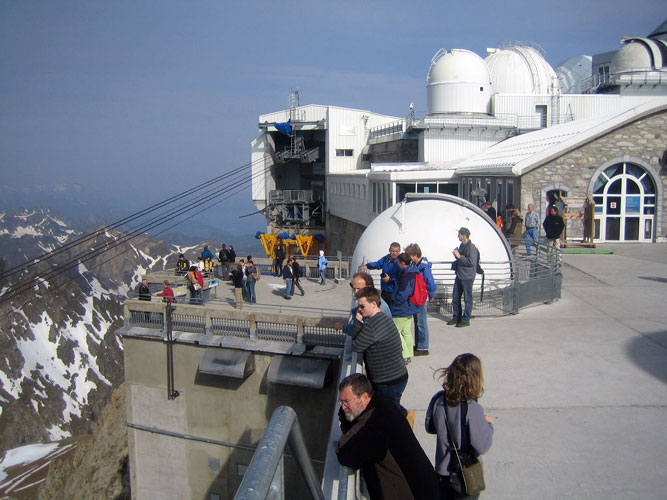 The wide terras of the observatory (credit Katya Koleva).