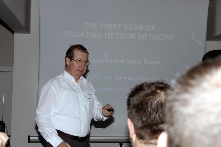 Saturday morning the fourth session dedicated to Fireball networks started. Zeljko Andreic with 'The first year of Croatian Meteor Network' (credit Bernd Brinkmann).