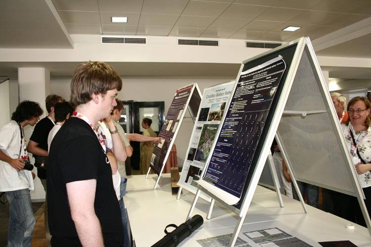 Friday 5:30pm: Poster session Geert Barentsen in front (credit Valentin Grigore).