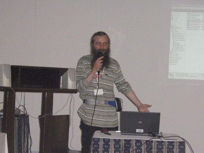 Valentin Grigore presenting 'Astronomical picture show' (credit Damir Šegon).
