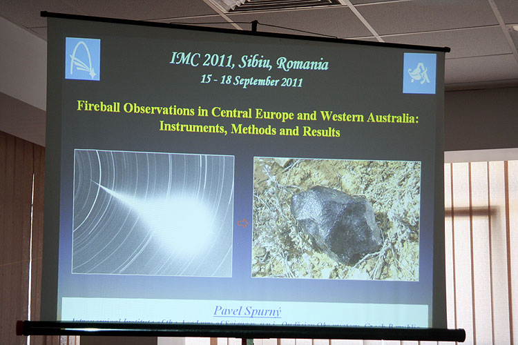 Pavel Spurny with the lecture 'Fireball observations in Central Europe and SW Australia' (credit Bernd Brinkmann).