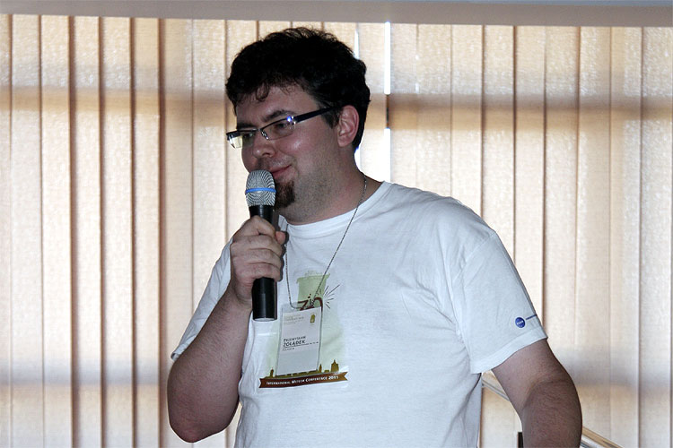 Przemyslaw Zoladek with the lecture 'PyFN - Meteor Analysis Software' (credit Bernd Brinkmann).