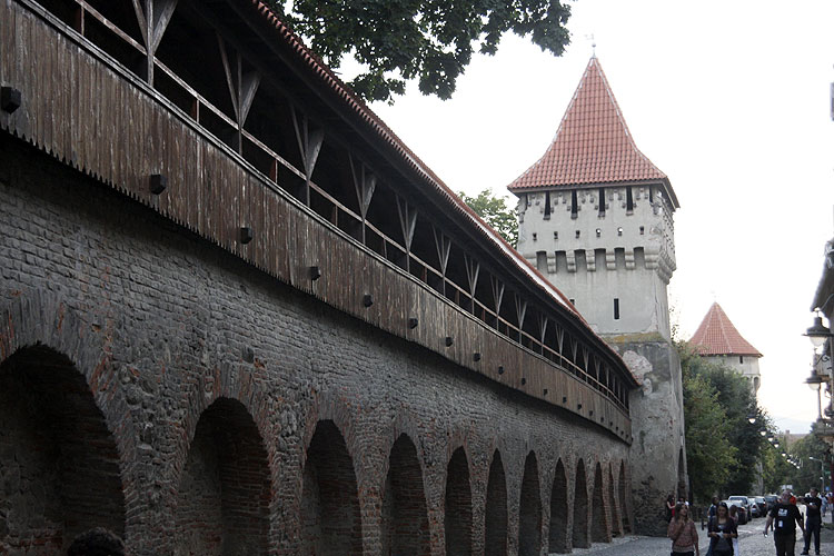 On the way during the walk in the historic city: the old defence wall of Sibiu (credit Bernd Brinkmann).