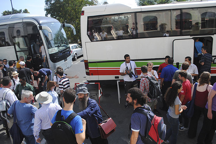 Getting over 100 persons into the bus (credit Andrei Matache).