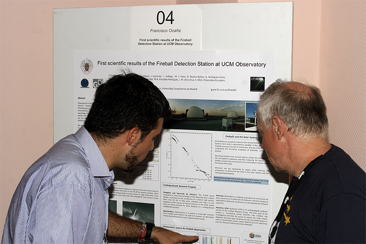 During the poster session: Francisco Ocaña and Pete Gural (credit Bernd Brinkmann).