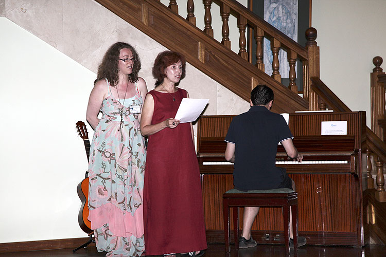 Saturday, last night of the IMC Nastassia Smeets, Galina Ryabova and Antonio Martinez at the piano (credit Dominique Richard).
