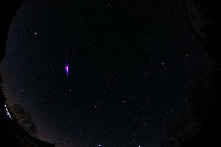 Very bright meteor (sporadic) uploaded by Axel Trettin