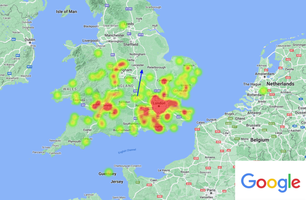 Figure 1- Heatmap of witnesses of the January 9th, 20h 01min UT fireball over UK. Blue arrow indicates the automatic trajectory of the fireball deduces from the visual reports. Credit: IMO/AMS