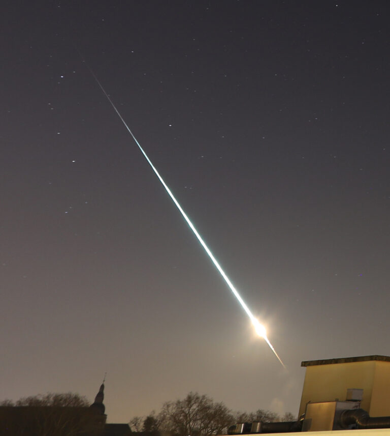 Figure 2- Fireball photographed from Le Mans (France) by David Legangneux. Credit: David Legangneux